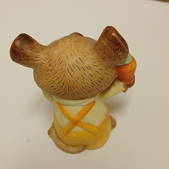 🩷Mouse figurine W/carrot - Picture 3 of 6